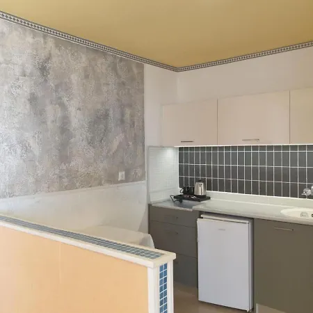 Art Deco And Next To Each Other For 7 People * Hersonissos (Crete)