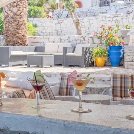 Art Deco And Next To Each Other For 7 People * Hersonissos (Crete)