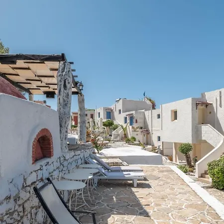 Art Deco And Next To Each Other For 7 People * Hersonissos (Crete)